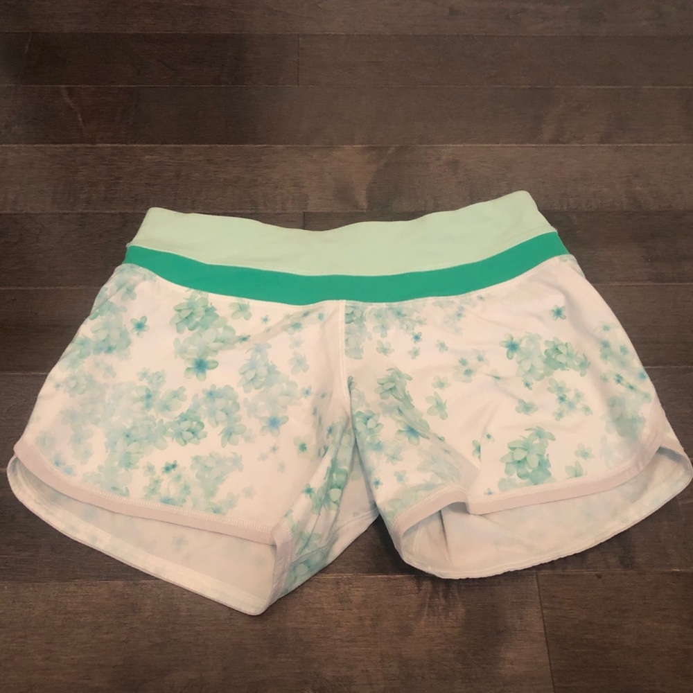 Lululemon shorts size 4